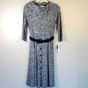 NWT Signature By Robbie Bee Black and Gray Sweater Knit Dress. Size Small